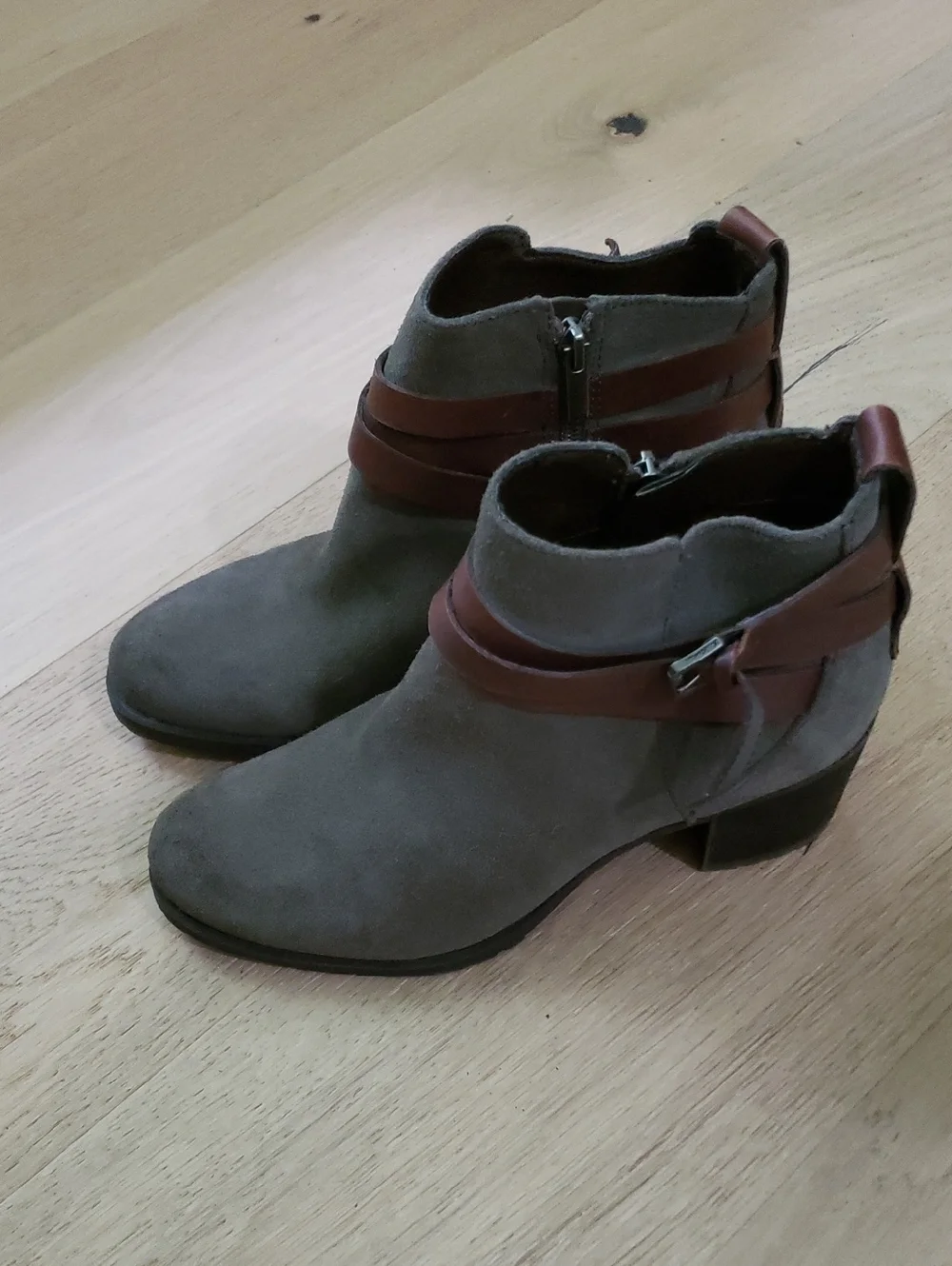 Sam Edelman Heeled Boots 7 1/2 Ankle Booties Grey